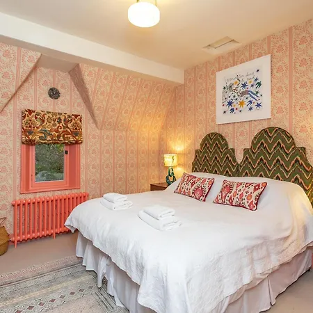 The Sanctuary By Birch Ferienhaus *