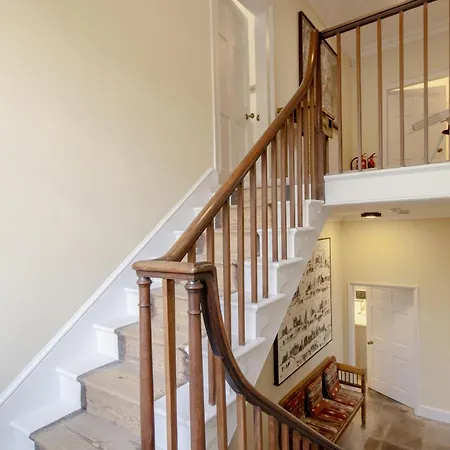 The Sanctuary By Birch Ferienhaus *