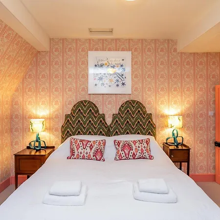 The Sanctuary By Birch Ferienhaus