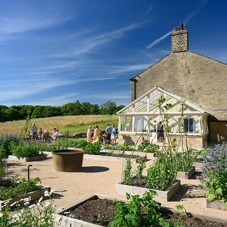 The Sanctuary By Birch Ferienhaus *