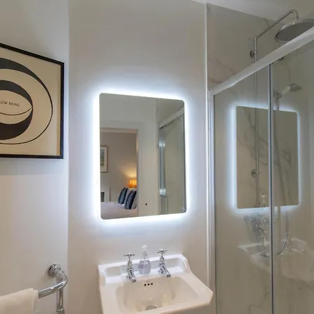 The Sanctuary By Birch Дом отдыха *